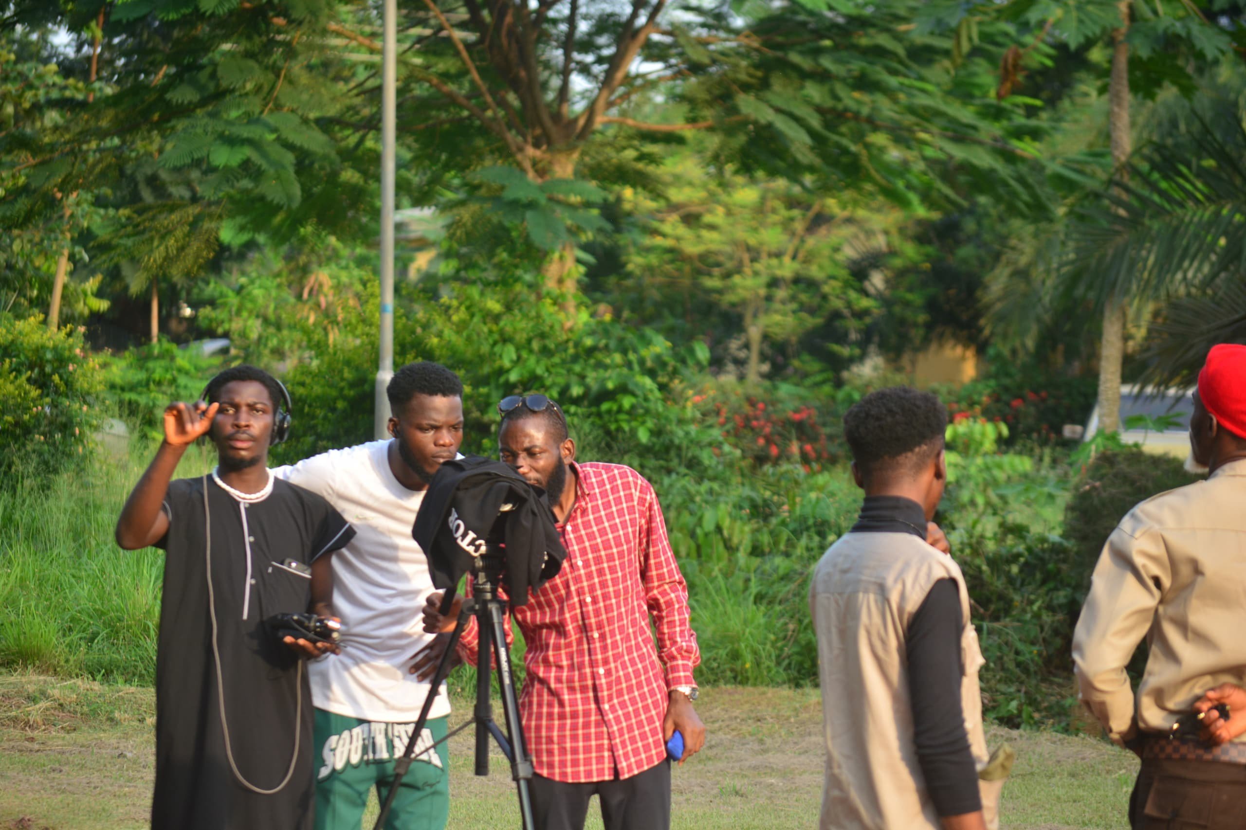 Behind the scenes /02
